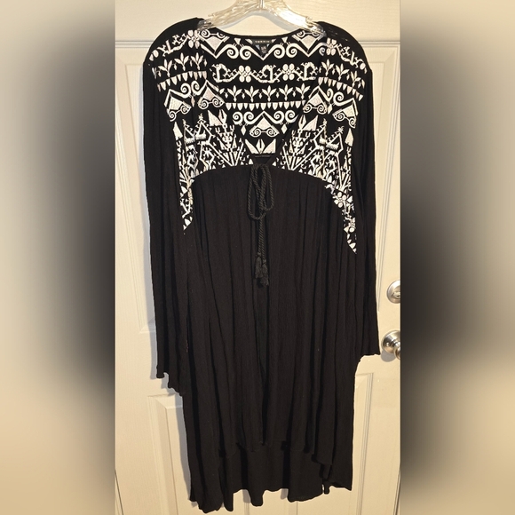Torrid Embroidered Gauzy Tie Front Kimono Beach Swim Cover-up Plus Size 5X or 6X - Picture 4 of 9